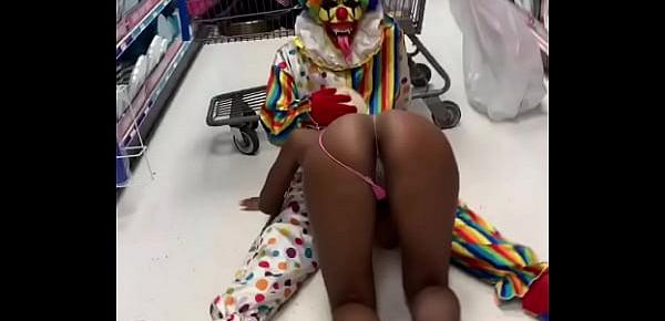  Clown gets dick sucked in party city